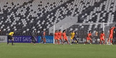 拜合拉木解围险乌龙，李昊神勇扑救化险