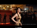 刘亦菲穿挂脖金裙亮相