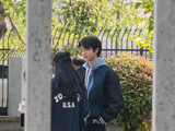 关晓彤林一新剧路透曝光四人长腿吸睛
