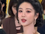 杨紫获多方发文祝贺，低调实力派95小花受喜爱