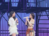 宋雨琦关晓彤舞台开启姐妹之争，即兴互动像演小品