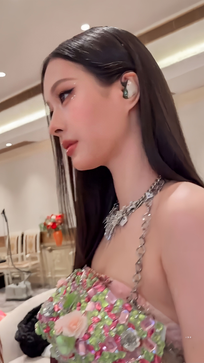 网友感叹好漂亮却显苦涩