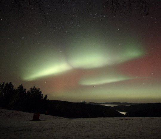 极光幕中的奇异形状和颜色20260123001447|天文学|天文|法国|超新星|恒星_新浪新闻