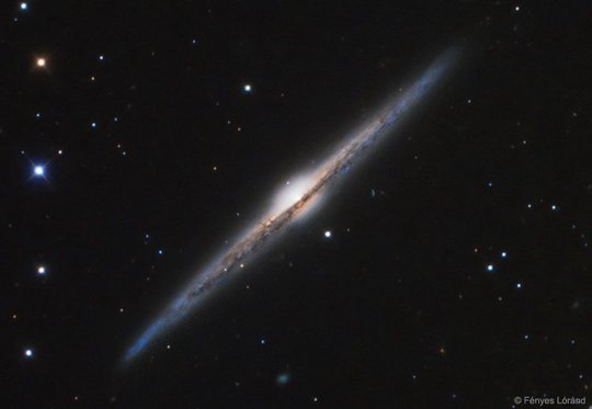 ngc4565侧向星系