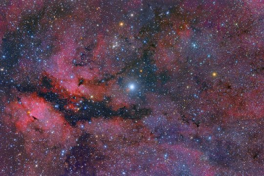 天鹅座中心的景观|星云|天鹅座|景观_新浪新闻