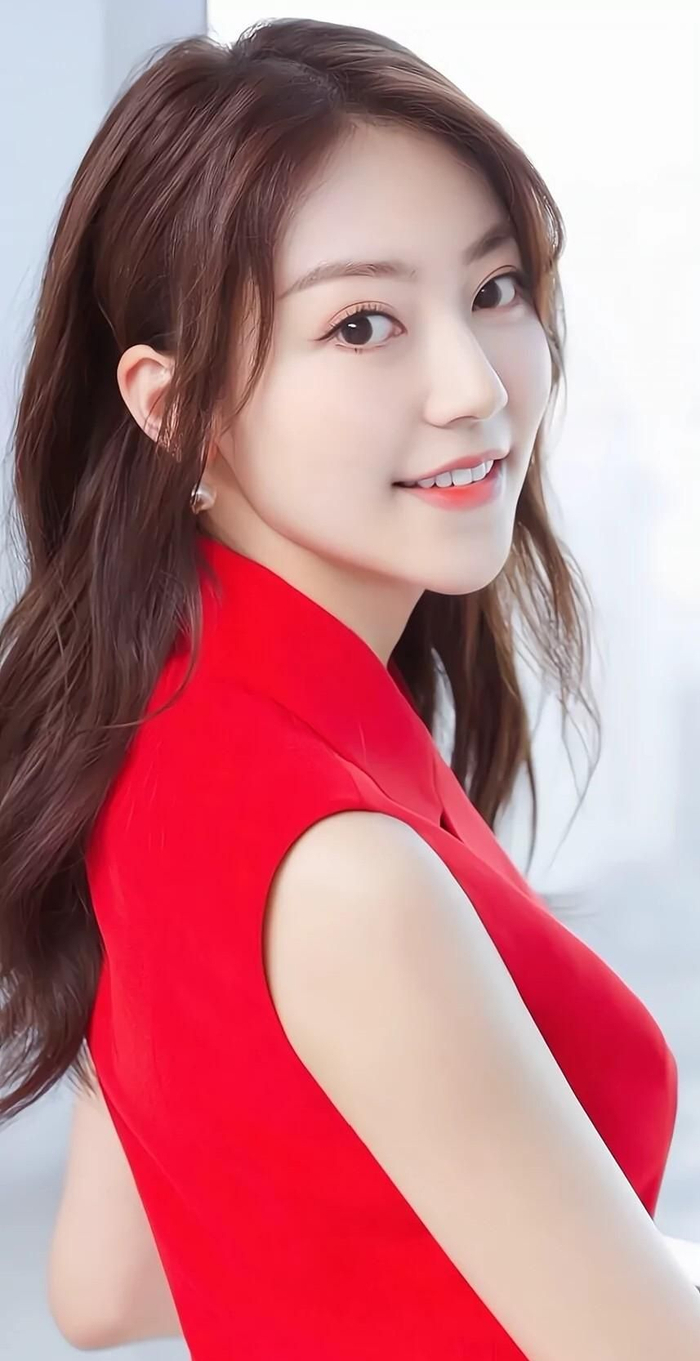 黄梦莹端庄优雅恬静写真优雅迷人