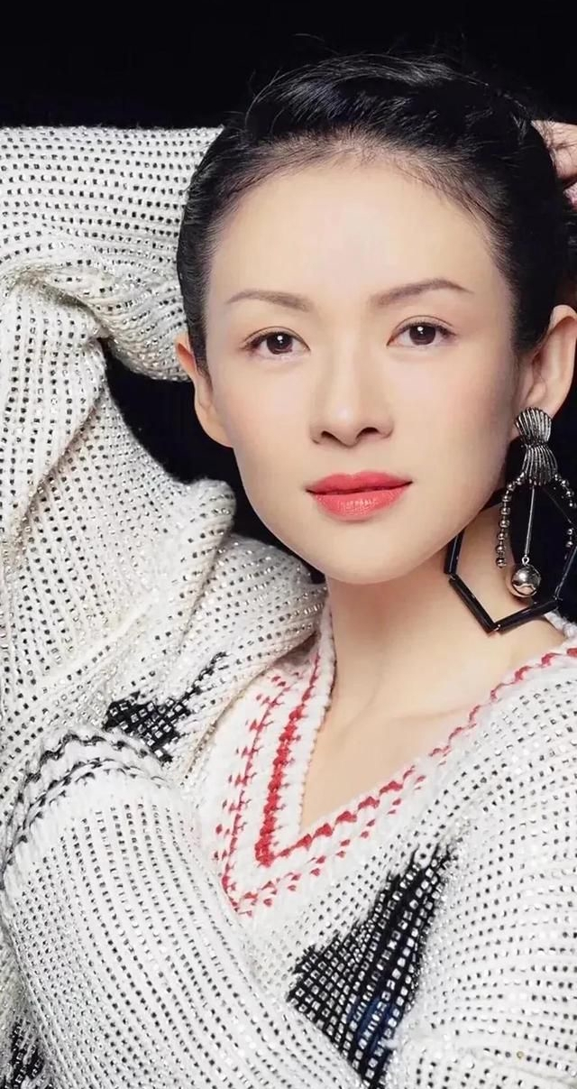 章子怡,美丽迷人写真照!__财经头条