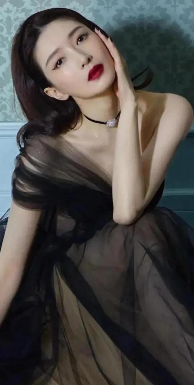 江疏影：极品女神，唯美清纯，妩媚动人！
