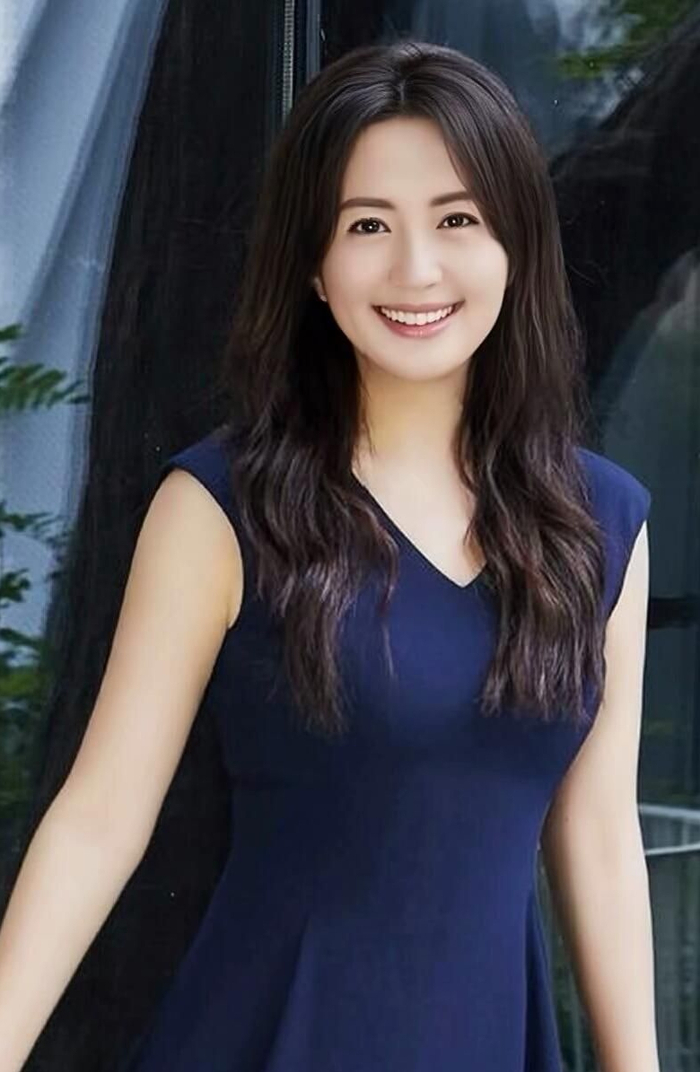 杨童舒粉嫩佳人明艳写真，优雅迷人！