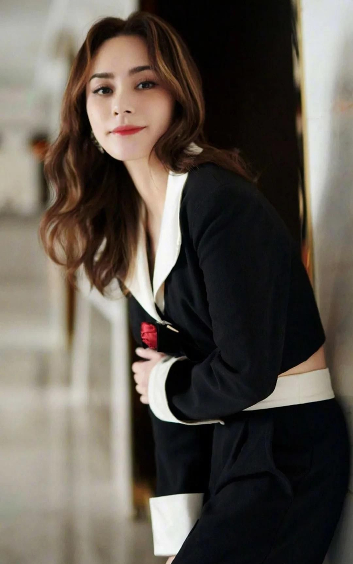 钟欣潼高清魅力写真,惊艳迷人!