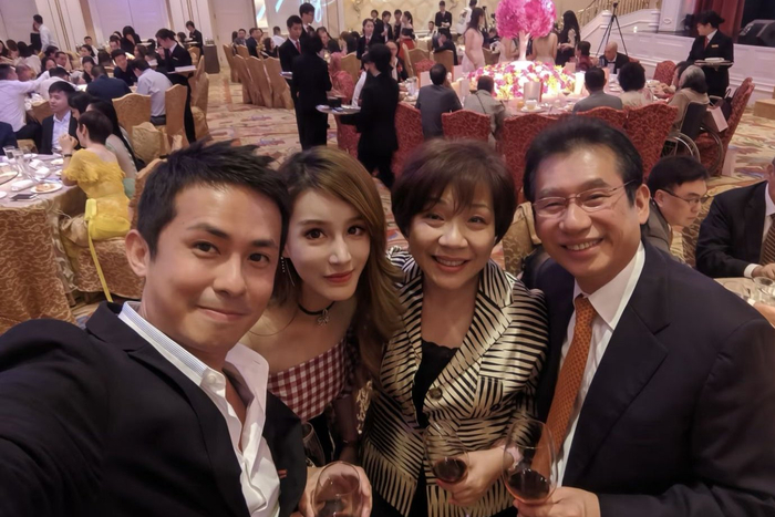 郭晶晶闺蜜才丧夫又遇变故，八个外佣频繁离职，影响豪宅生活秩序