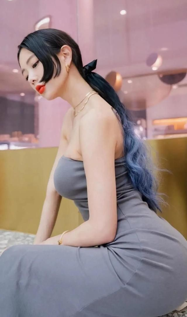 极品女神克拉拉优雅灵动妩媚动人