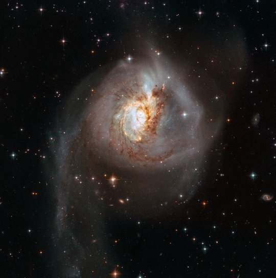 碰撞星系ngc 3256|碰撞星系|星系|影像_新浪新闻