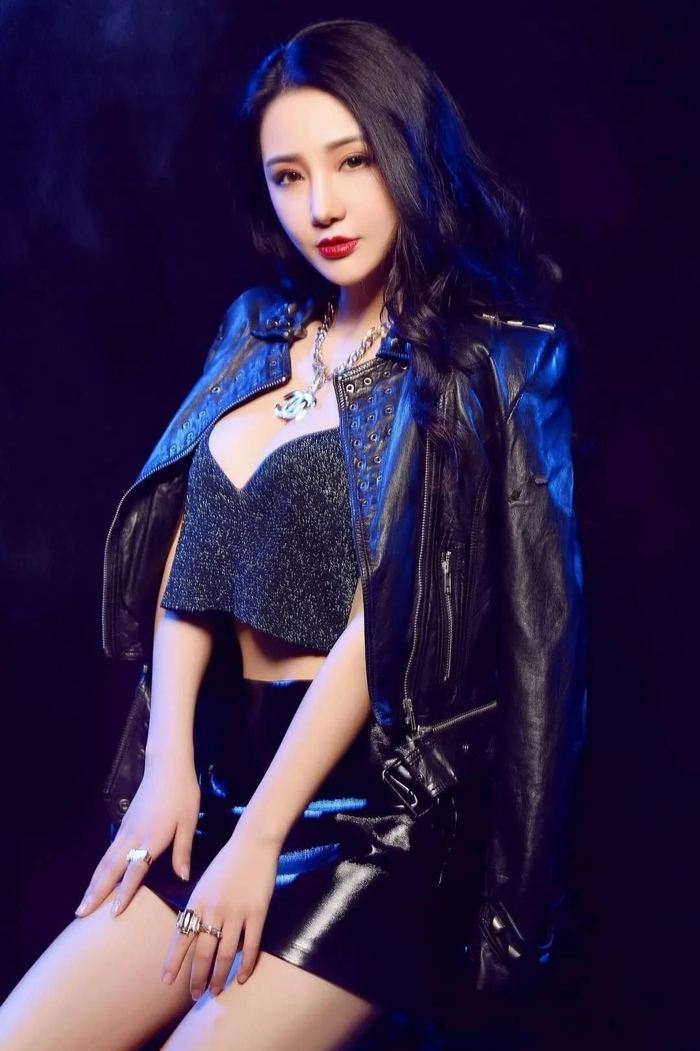 桂晶晶高清魅力写真,娇媚动人!