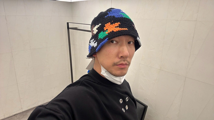 张亮自曝在剧院尿过裤子想呈现更好表演效果差点因此上黑名单