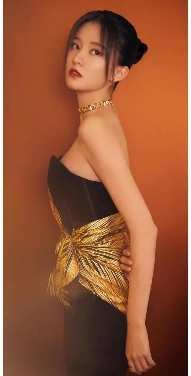 乔欣娇艳美照身材窈窕楚楚动人