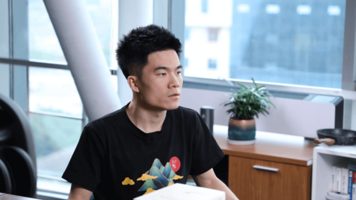 "不讲内衣"热搜!董宇辉清空微博,教授丁长发:不想就是不想__财经头条