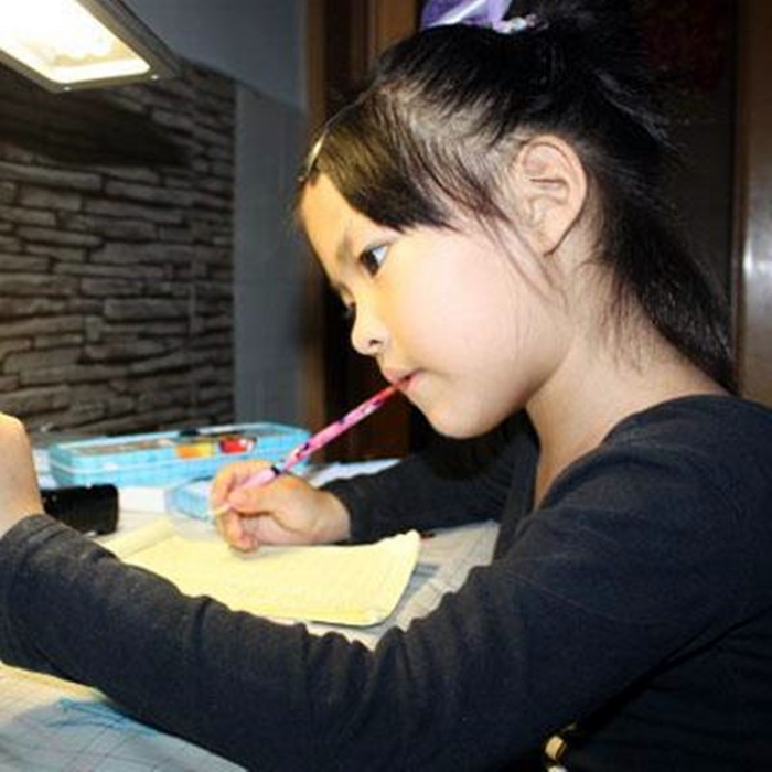 孩子是“真好学”还是“假勤奋”?看看他最常用的笔就能一目了然|拼图|专注力|笔帽_新浪新闻