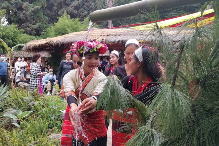 云南民族村中秋节暨佤族新米节