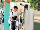 张致恒带儿子申请医疗豁免，称四个儿子三个多病，做搬运工收入低