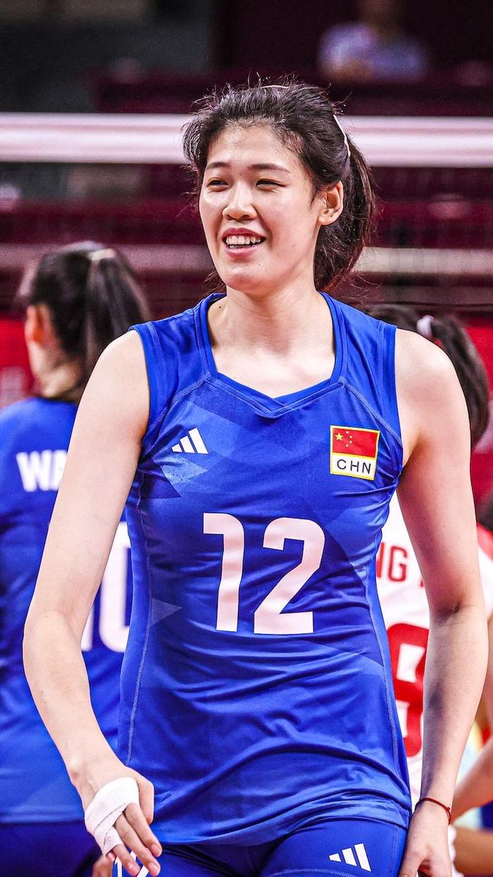杭州亚运会女排半决赛,李盈莹带领中国队3:0泰国,将与日本争冠