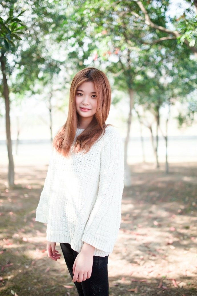 甜美少女白皙迷人清纯优雅唯美写真