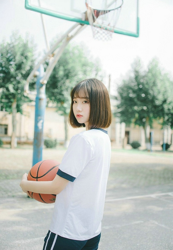 青春洋溢篮球校花白净甜美优雅唯美写真