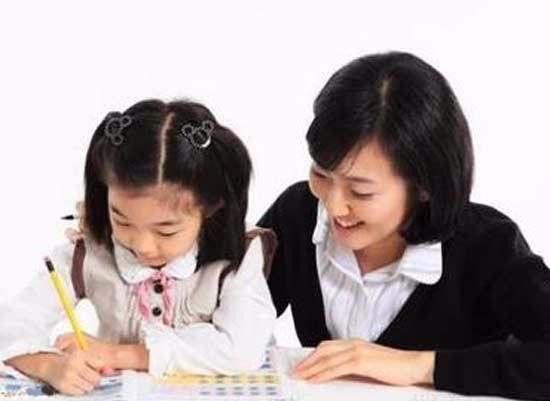 小学辅导：伴你成长的小灯塔