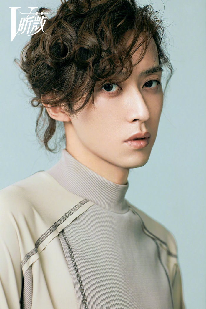 昕薇杂志2020年刘畅浪漫写真大片