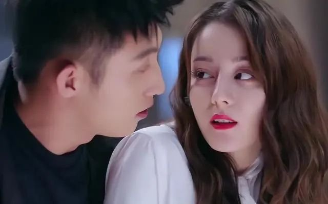 蔡徐坤一夜情丑闻,女主33岁,牵扯到热巴黄景瑜,两人恋情被实锤