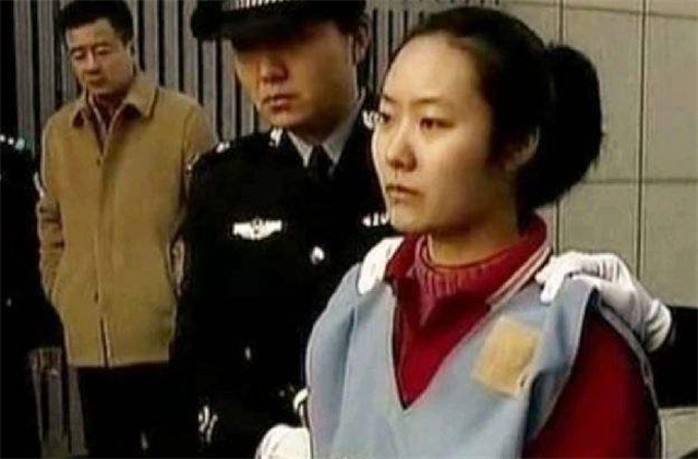 女死刑犯与高二男友的悲剧爱情：临刑前，还听到男友深情告白