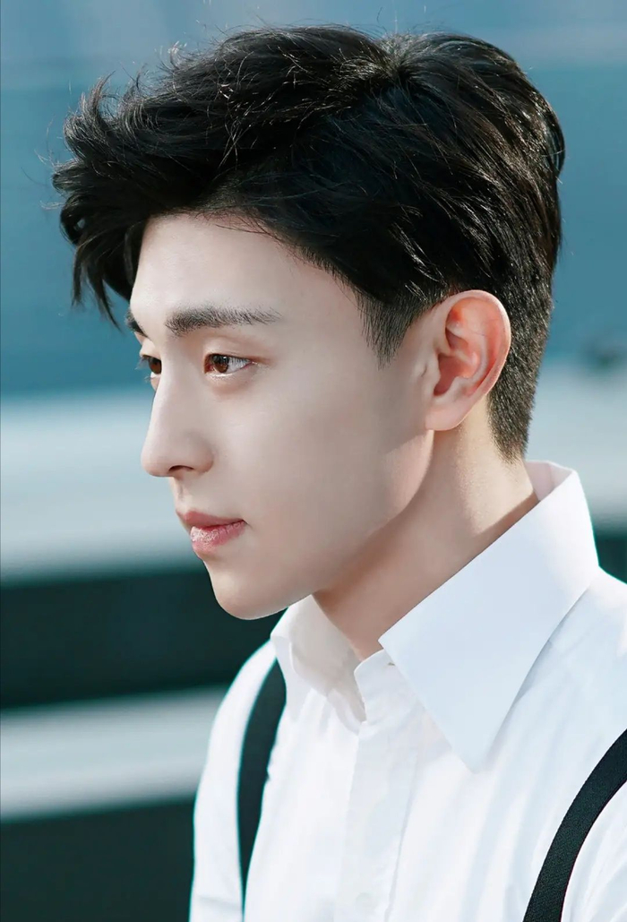 影视明星邓伦写真合集:阳光帅气,高颜值暖男!