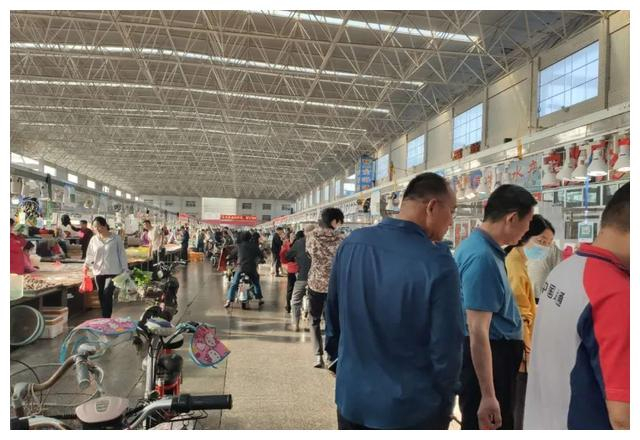 解馋!莱州海鲜大量上市!市场又热闹起来了_新浪新闻