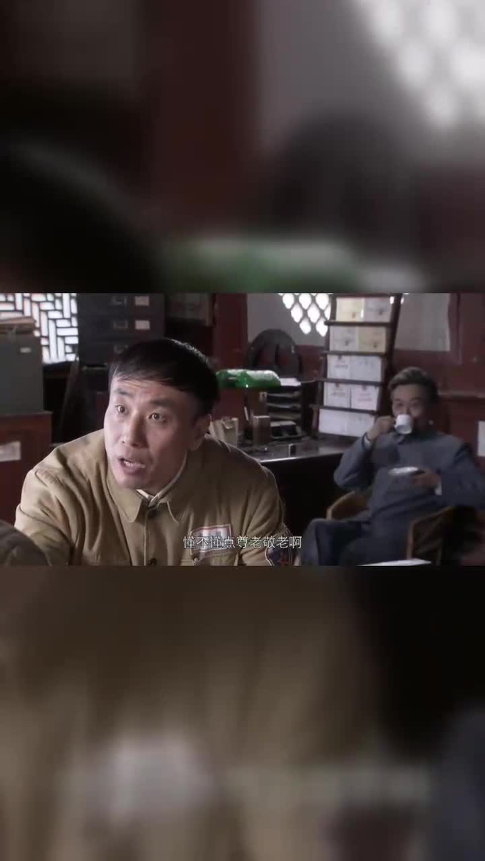 盾神:大家都在一起吃面条,孙四康自己带咖啡和面包