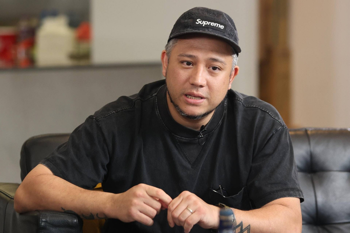 张致恒颓爆携妻儿同游乐园,获好心人送赠迪士尼年卡|张致恒|燕雯|好心