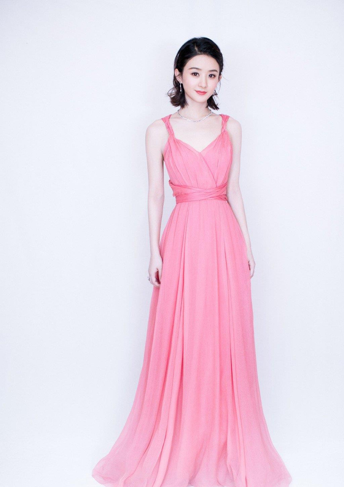 赵丽颖太优雅穿粉色长裙端庄大气不愧是仙女气质