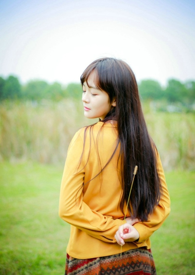 可爱小红帽少女公园一角清爽唯美写真