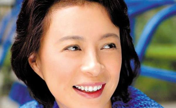 国家一级演员刘佳,出道40年零绯闻,老公身份显赫却少有人知!