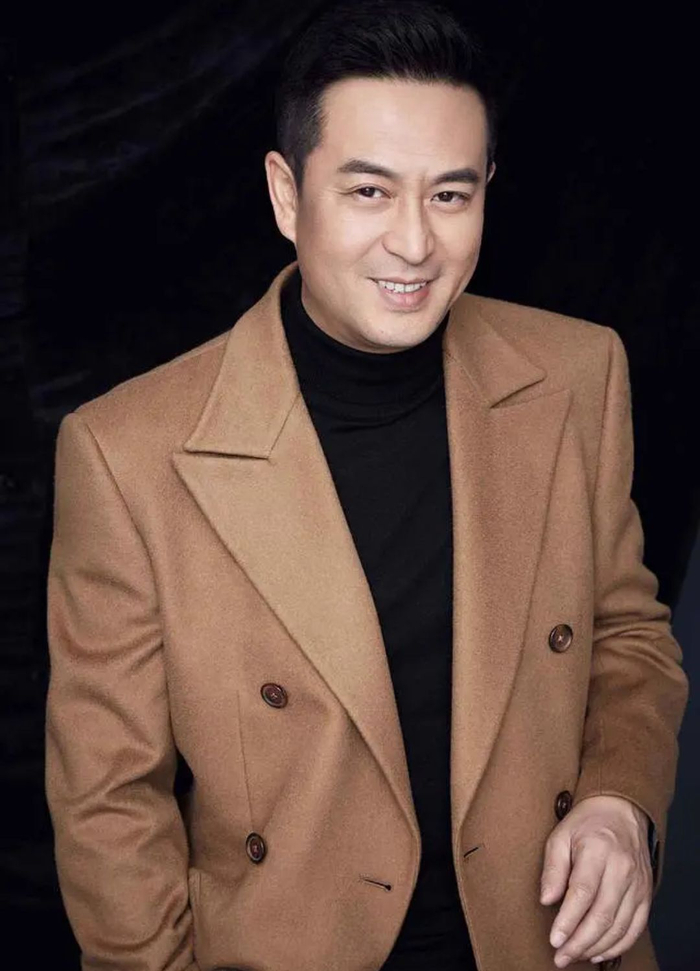 1970年出生于陕西西安,著名影视男演员张嘉译__财经头条