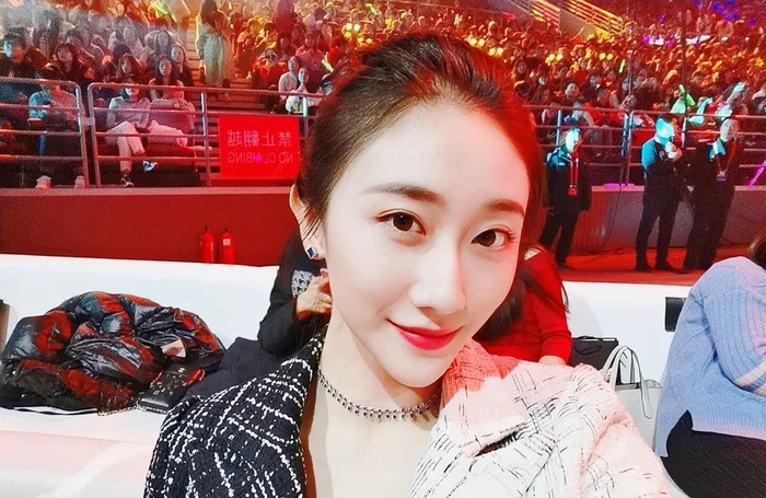 她是《巡回检察组》里的白小莲,她叫安冬