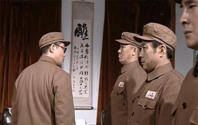 《亮剑》丁伟开烧锅酿酒,这么绝密的事情,孔捷是怎么知道的?