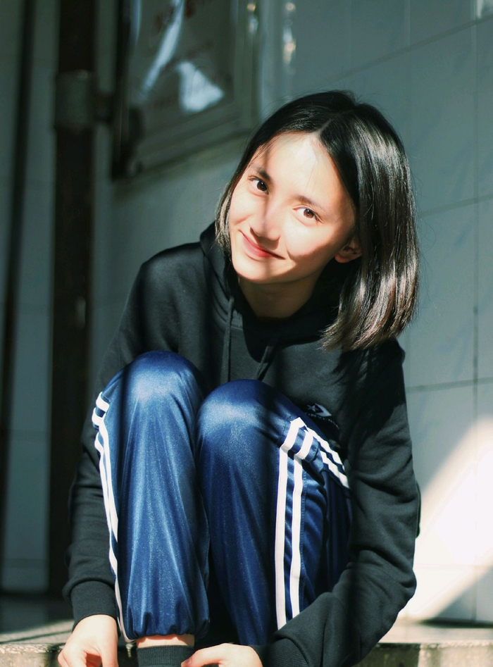 “美少女”段钰:清纯可爱,楚楚动人