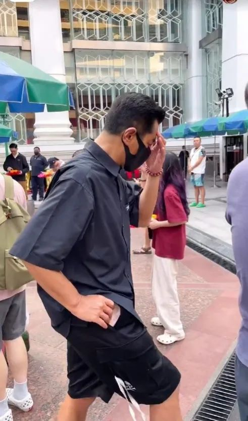 53岁古天乐罕有曝光私人生活为避粉丝合照4分钟跑7层楼