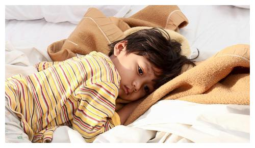 小孩賴床怎麼辦，不同年齡層的如何不賴床調整重點