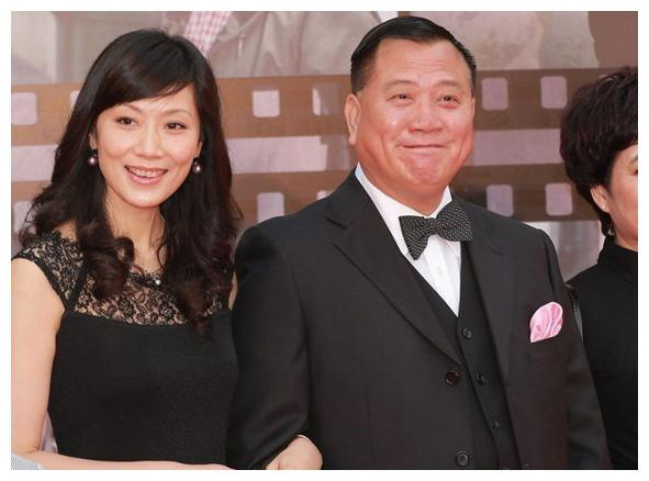 “姐妹花”恬妮和恬妞：一个成风月片女王，一个屡遭渣男背叛