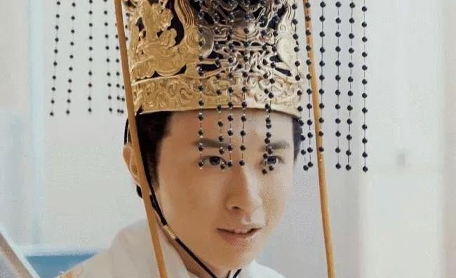 大业二年,年,八月初九日,杨侗被封为越王.