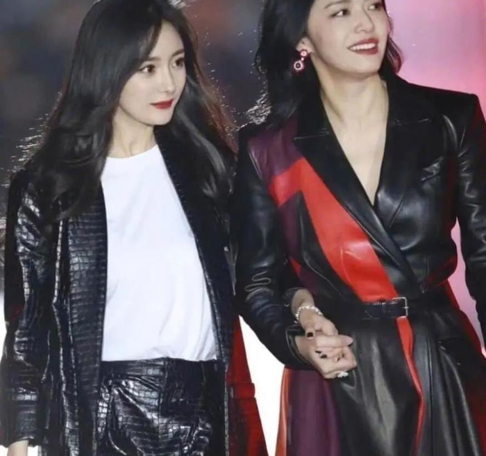 "带货女王"杨幂,竟然不敌同穿皮衣的姚晨?原来这里出了问题