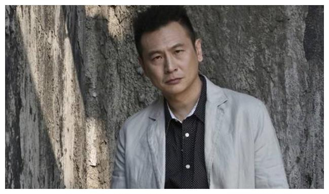 从出演赵高名噪一时,到父亲被活活气死,张世如今怎样了_新浪新闻