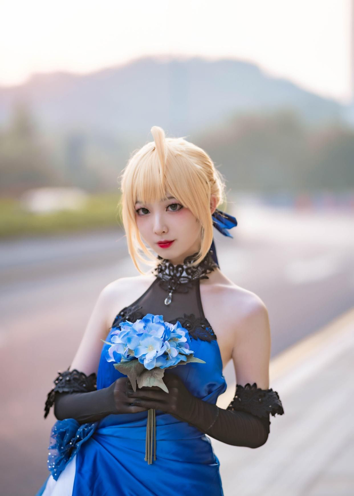 《Fate/Grand Order》cos:骑士王最美的样子是卸下盔甲穿上晚礼