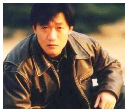 谢东和儿子同框似爷孙,与侯宝林关系成迷,因失足毁掉前程